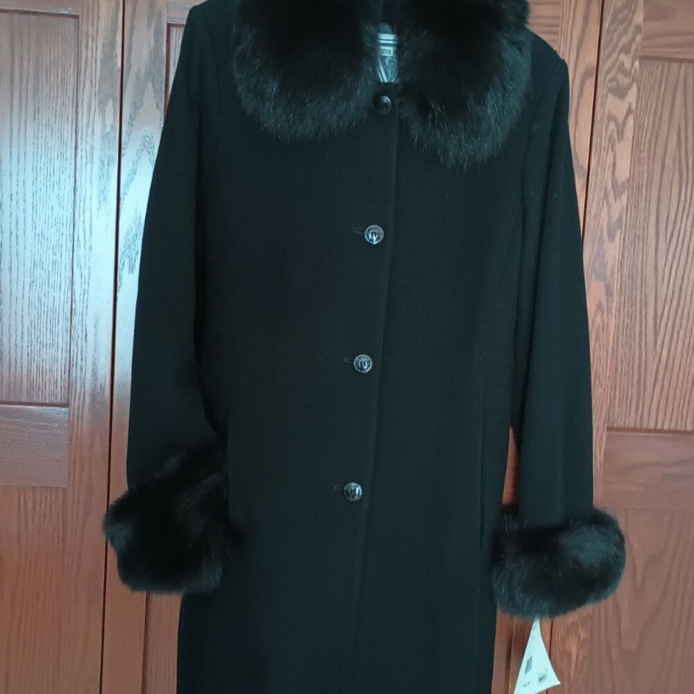NEW Women's size 16, long black fur color and cuffs coat by Marvin Richards